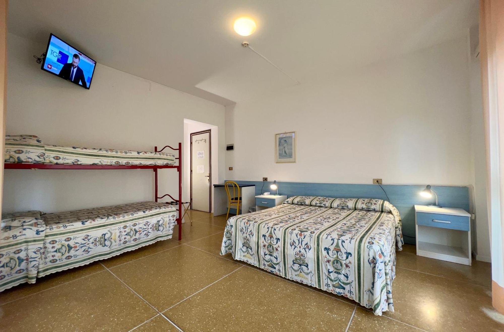 Hotel Myriam Lignano Sabbiadoro Dış mekan fotoğraf