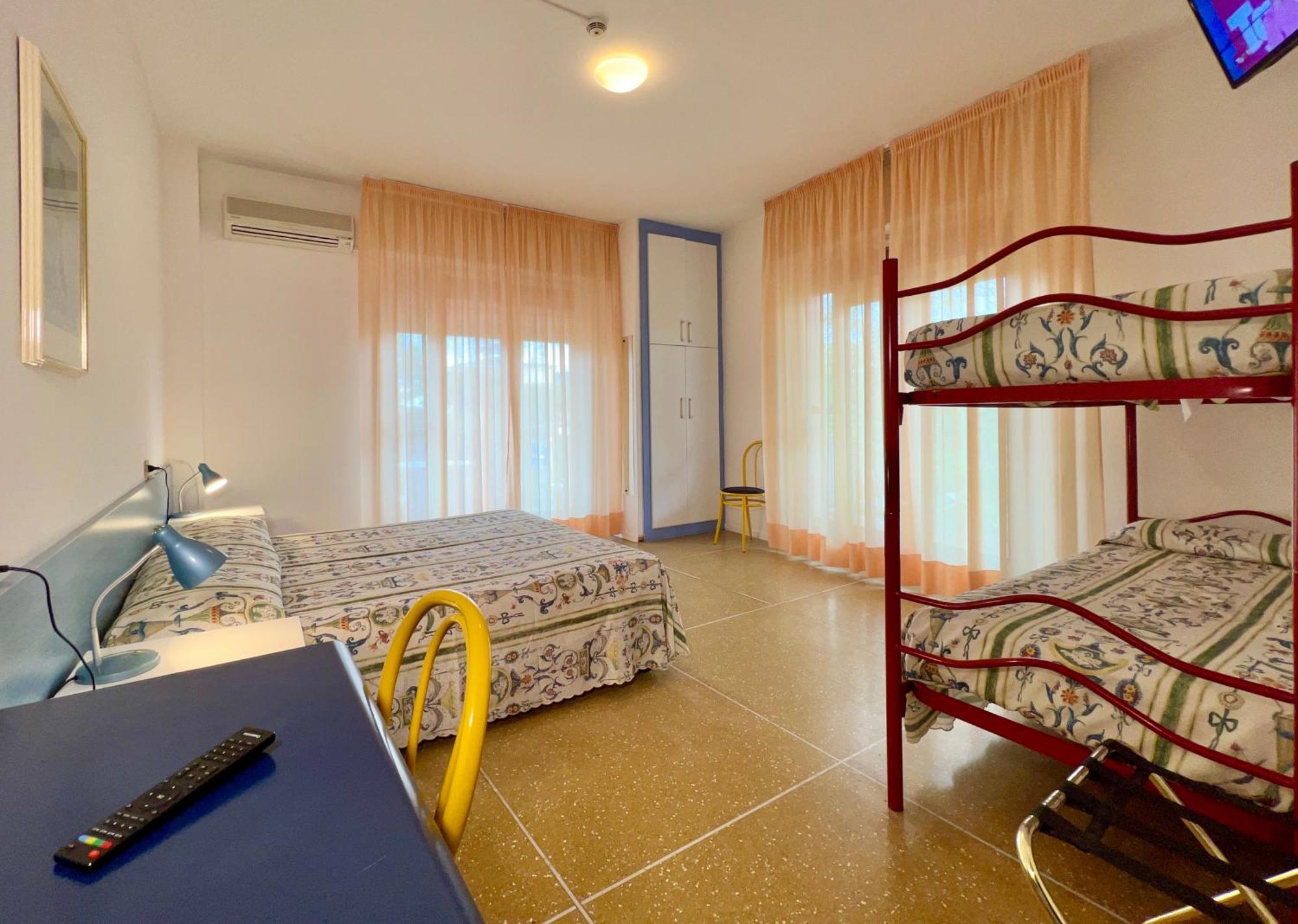 Hotel Myriam Lignano Sabbiadoro Dış mekan fotoğraf