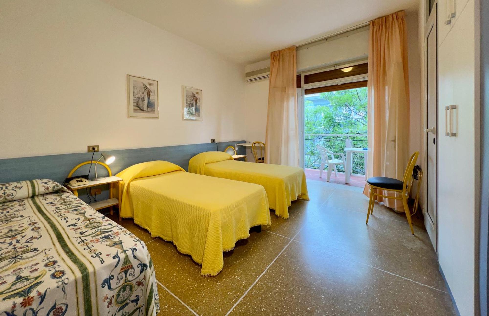 Hotel Myriam Lignano Sabbiadoro Dış mekan fotoğraf